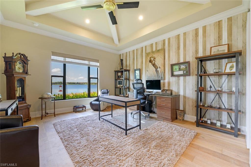 TWIN EAGLES - Residential