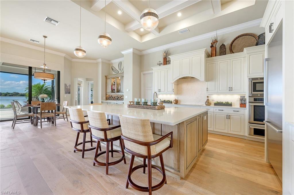TWIN EAGLES - Residential