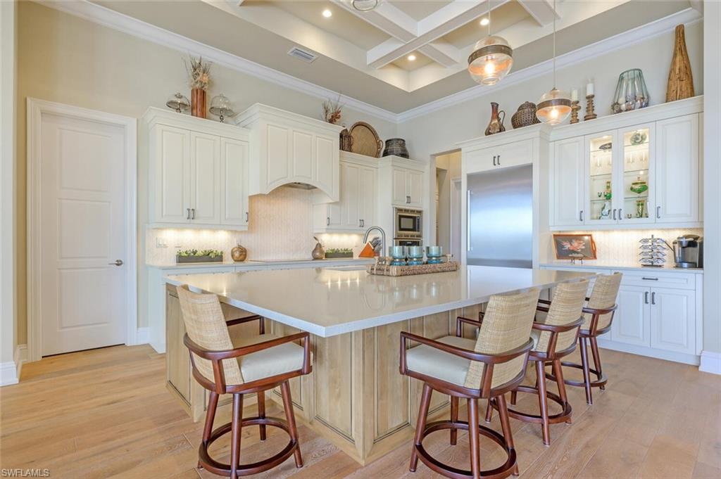 TWIN EAGLES - Residential