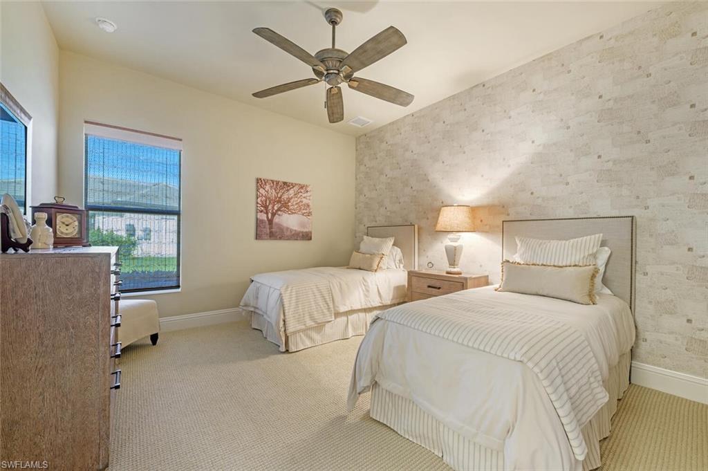 TWIN EAGLES - Residential