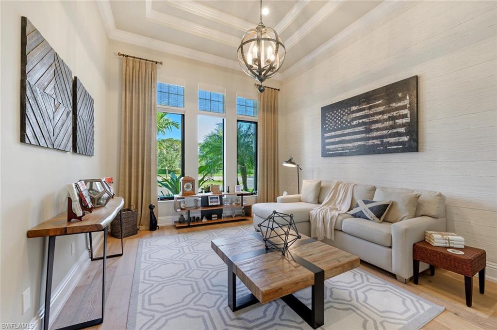 TWIN EAGLES - Residential