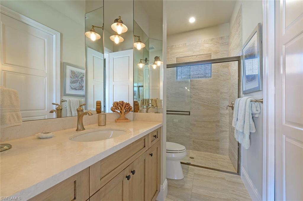 TWIN EAGLES - Residential