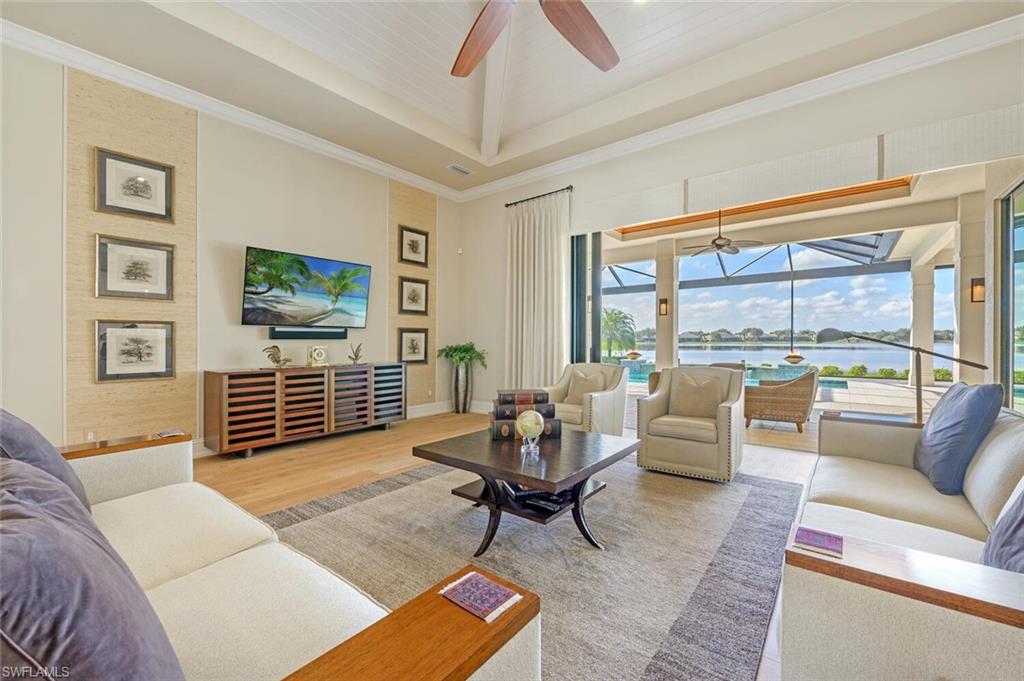 TWIN EAGLES - Residential