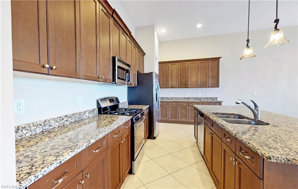 FAIRWAY COVE - Residential