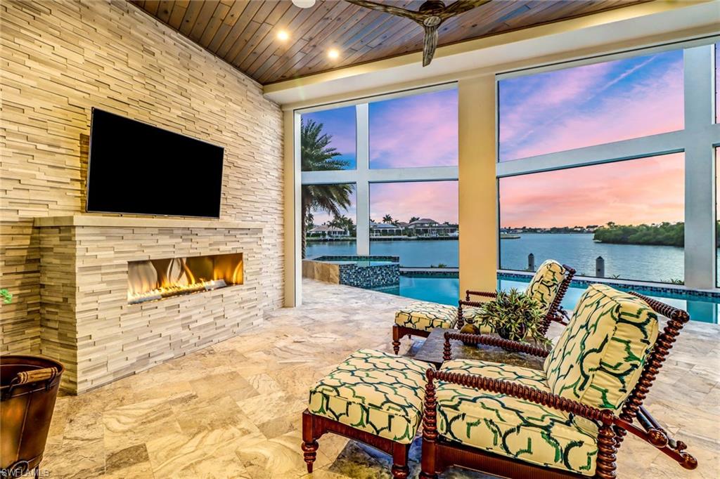 MARCO BEACH - Residential