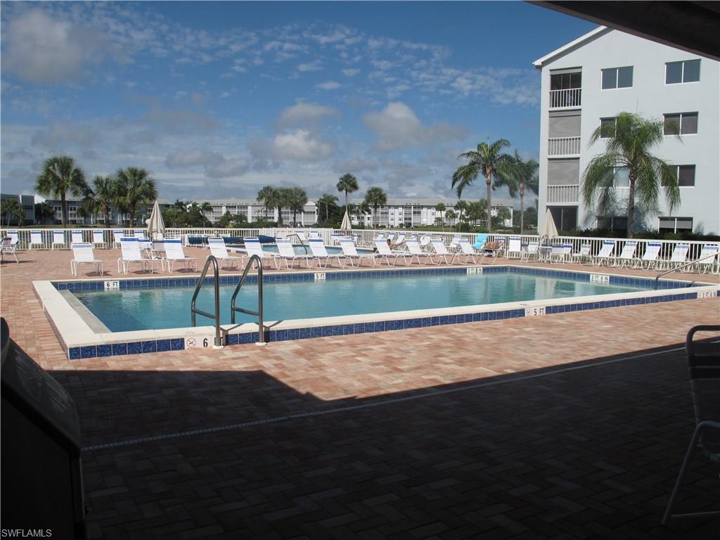 GOLFVIEW GOLF & RACQUET CLUB - Residential