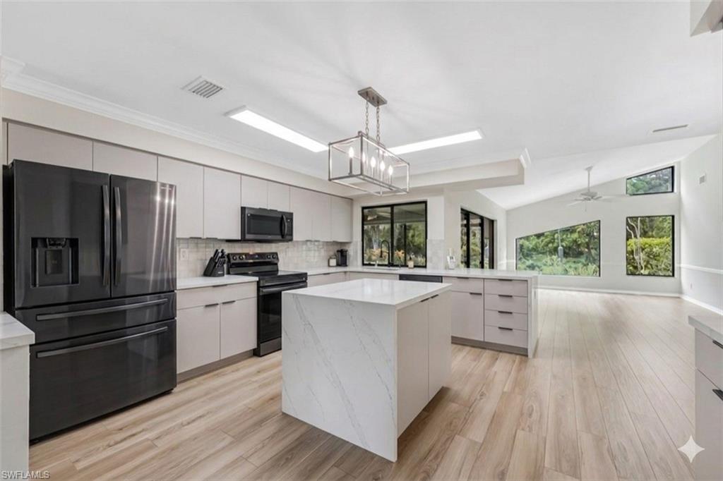 PALM RIVER ESTATES - Residential