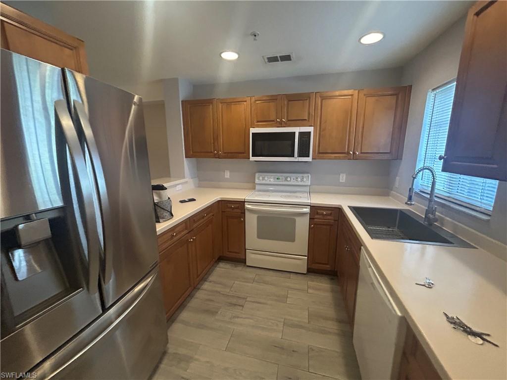 VILLAGE OF STONEYBROOK - Residential Lease