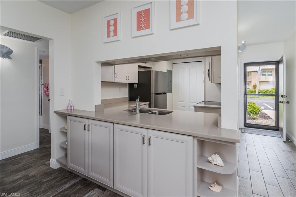 SEAWATCH APTS OF MARCO ISLAND - Residential