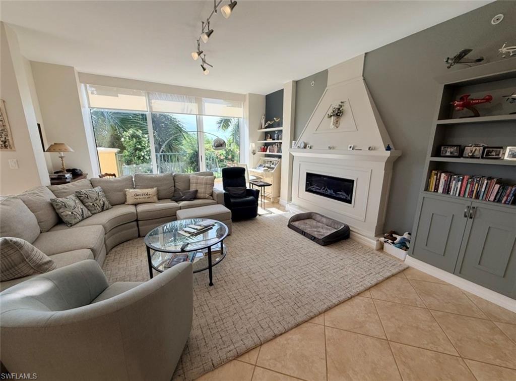 NORTH STAR YACHT CLUB - Residential Lease