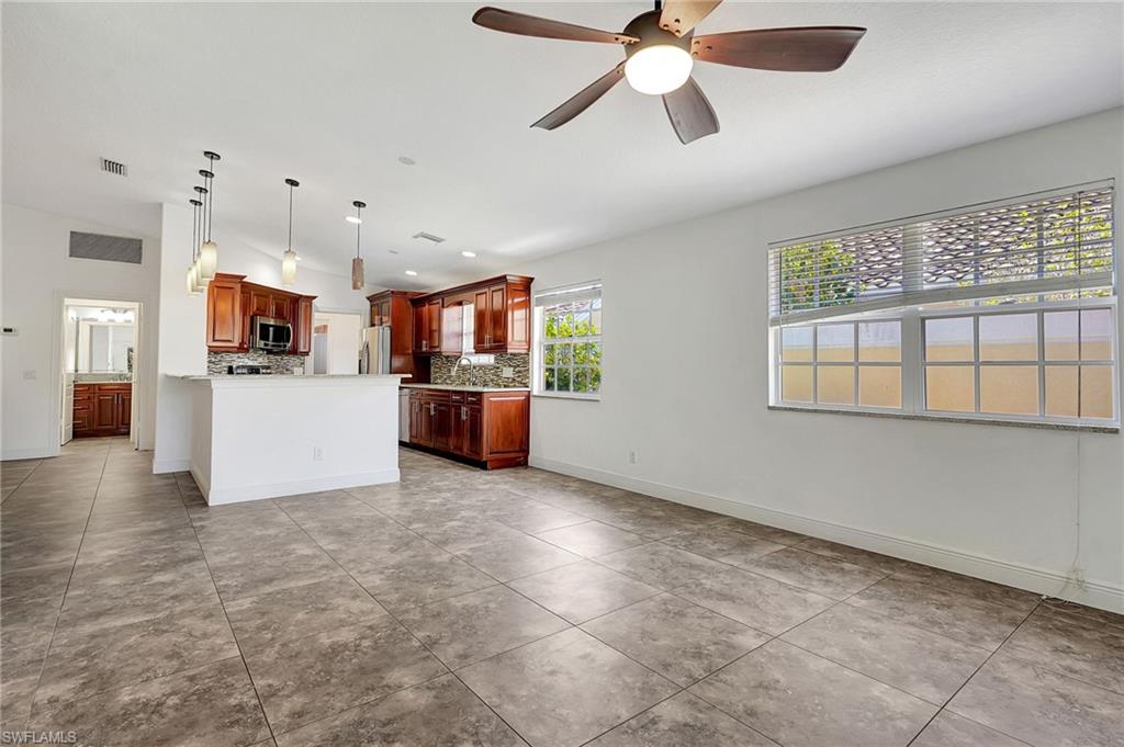 ISLAND WALK - Residential Lease
