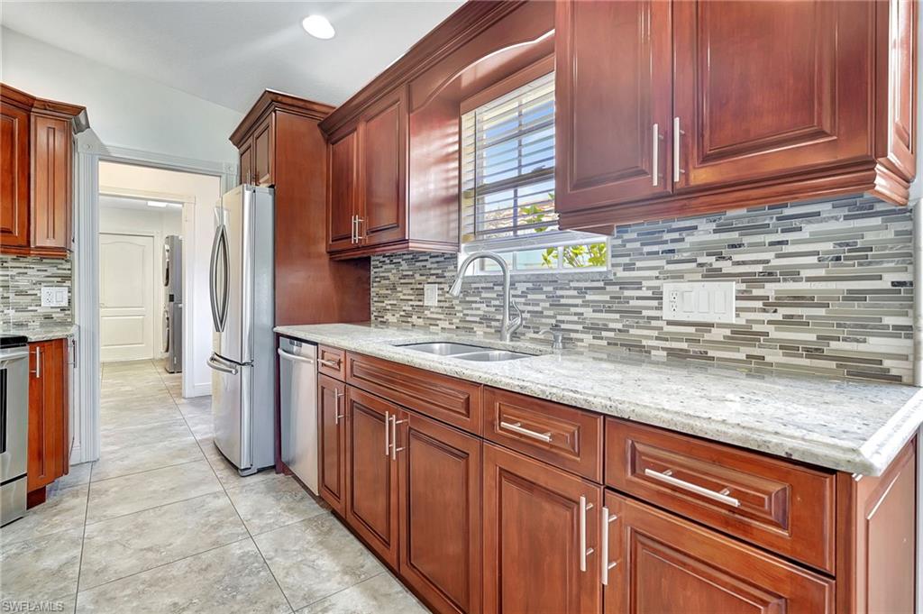 ISLAND WALK - Residential Lease