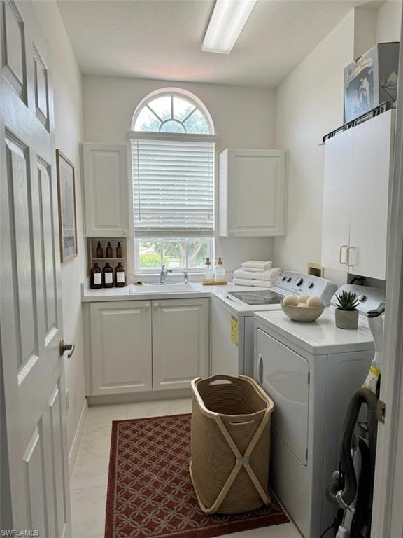 LAGUNA ROYALE - Residential Lease
