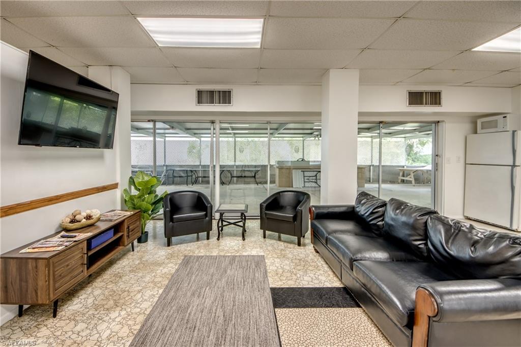 TROPIC TERRACE - Residential