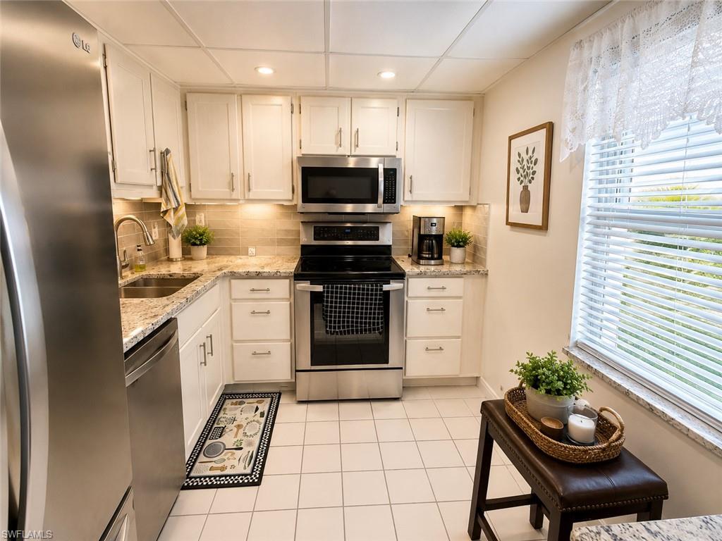SEVEN LAKES - Residential