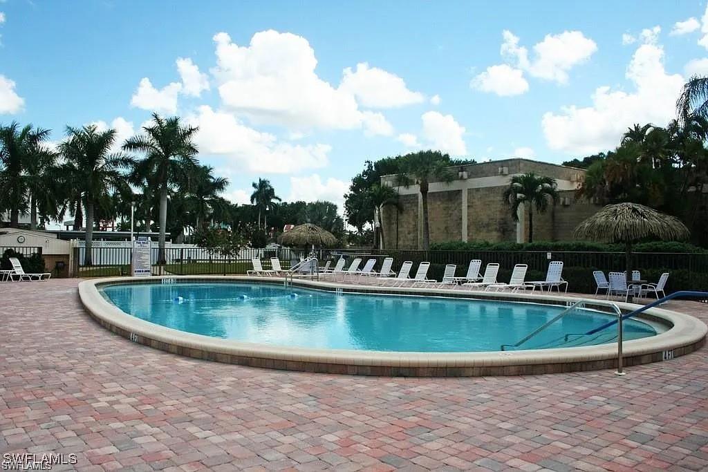 SEVEN LAKES - Residential
