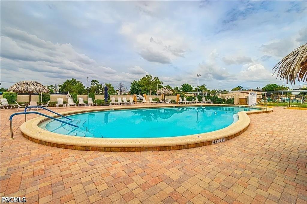 SEVEN LAKES - Residential