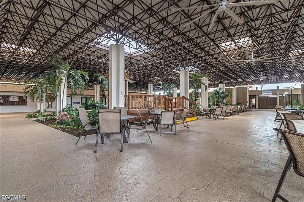 SEVEN LAKES - Residential