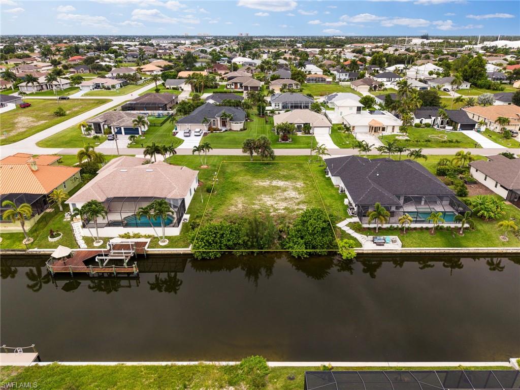 CAPE CORAL - Land