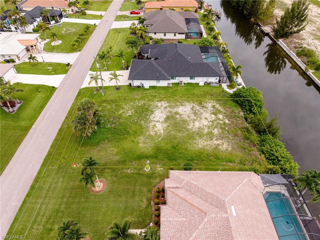 CAPE CORAL - Land