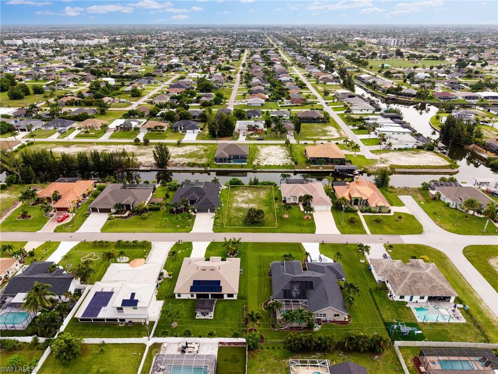 CAPE CORAL - Land