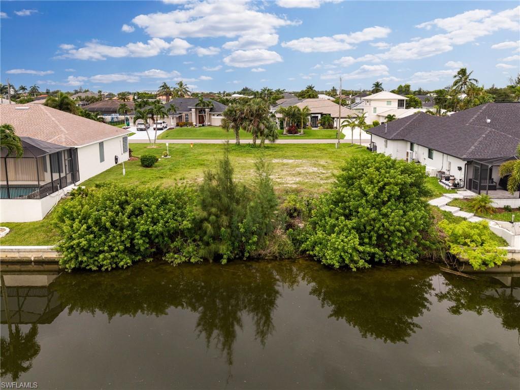 CAPE CORAL - Land