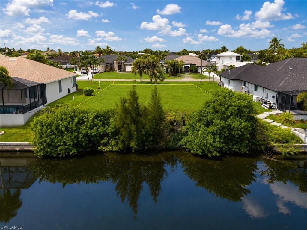 CAPE CORAL - Land