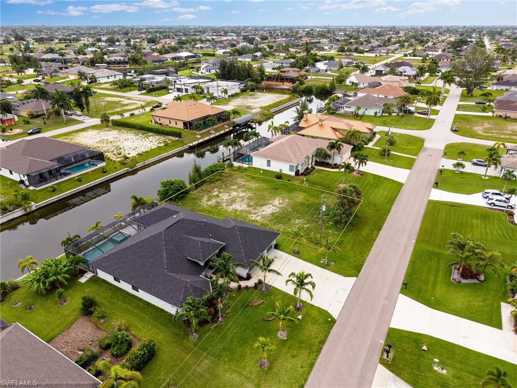 CAPE CORAL - Land