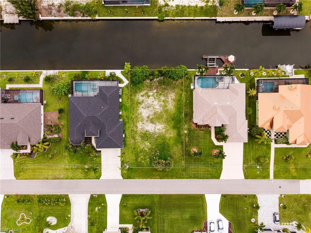 CAPE CORAL - Land