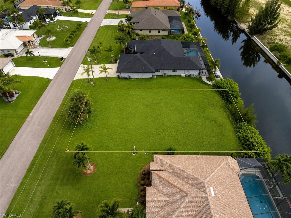 CAPE CORAL - Land