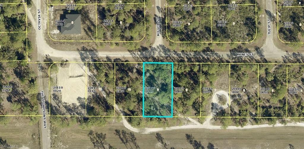 Great opportunity to build your dream home.  Country living setting but conveniently located to shopping, restaurants and entertainment.
