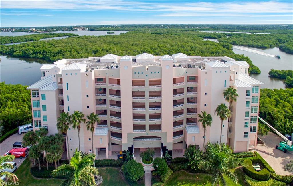 BAREFOOT BEACH CLUB - Residential