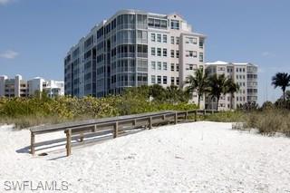BAREFOOT BEACH CLUB - Residential