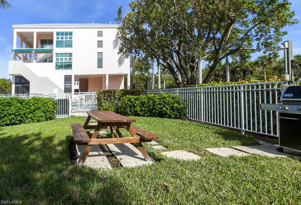 BAREFOOT BEACH CLUB - Residential