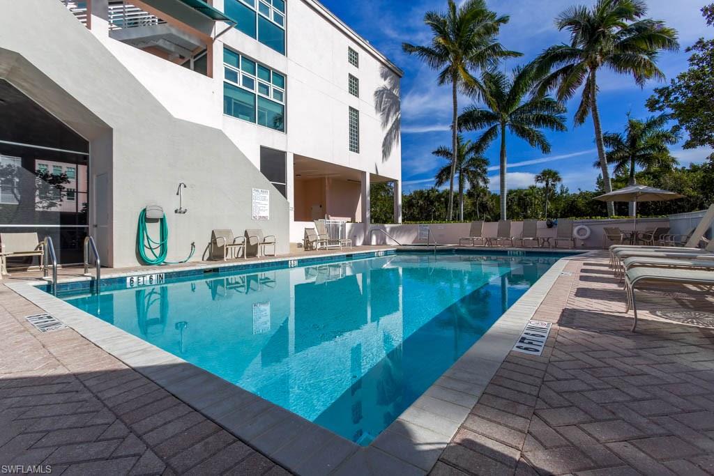BAREFOOT BEACH CLUB - Residential