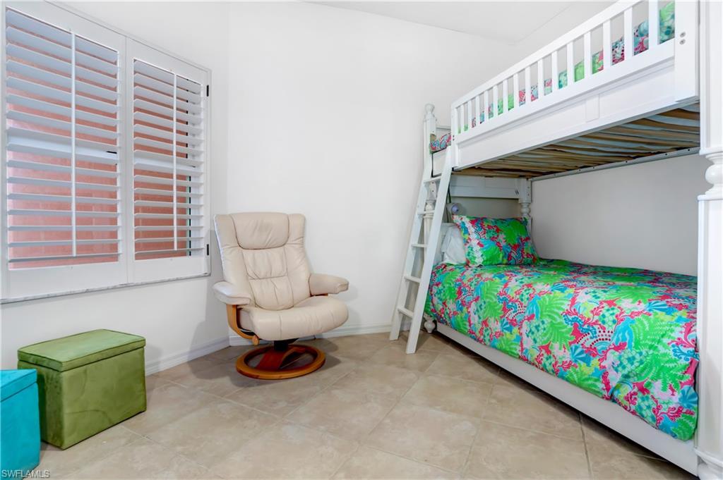 BAREFOOT BEACH CLUB - Residential