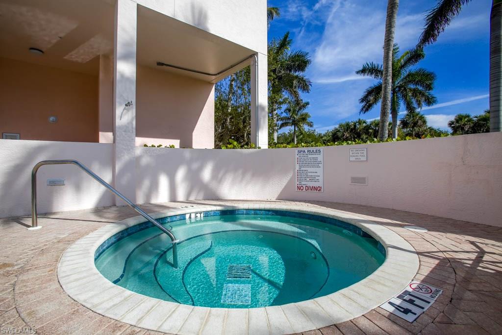 BAREFOOT BEACH CLUB - Residential