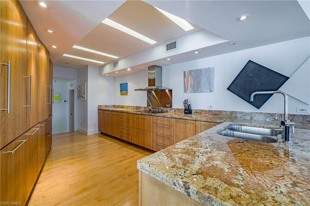 PARK SHORE - Residential