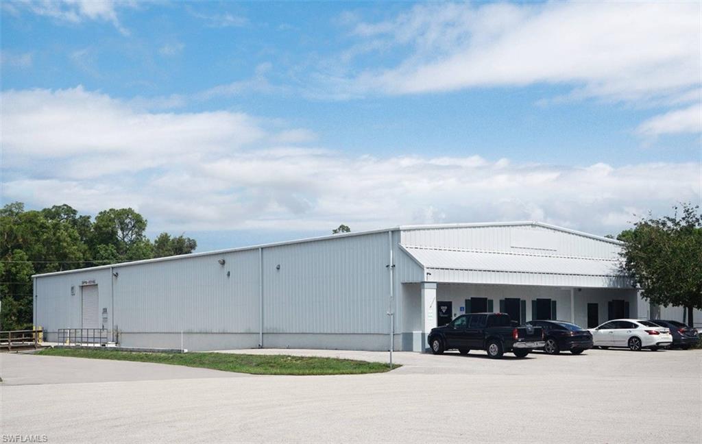 Location: Mid-Metro Industrial Park located between Metro Pkwy. & Plantation Rd.  Zoning: IL-Light Industrial.  •Construction: Metal  •Dock(s): 1 ext  •Clear Height: 18’  •Drive Ins: 2 Total / 10’ W x 12’ H  •Parking: 15 Surface Spaces | 1.43/1,000 SF  •Development Activity in the Area: Addison Square by Pulte Homes (52 SF homes), Metro 26 Storage (5-acre industrial park), Penzance Square CPD, Pratt’s Preserve (82 SF homes)