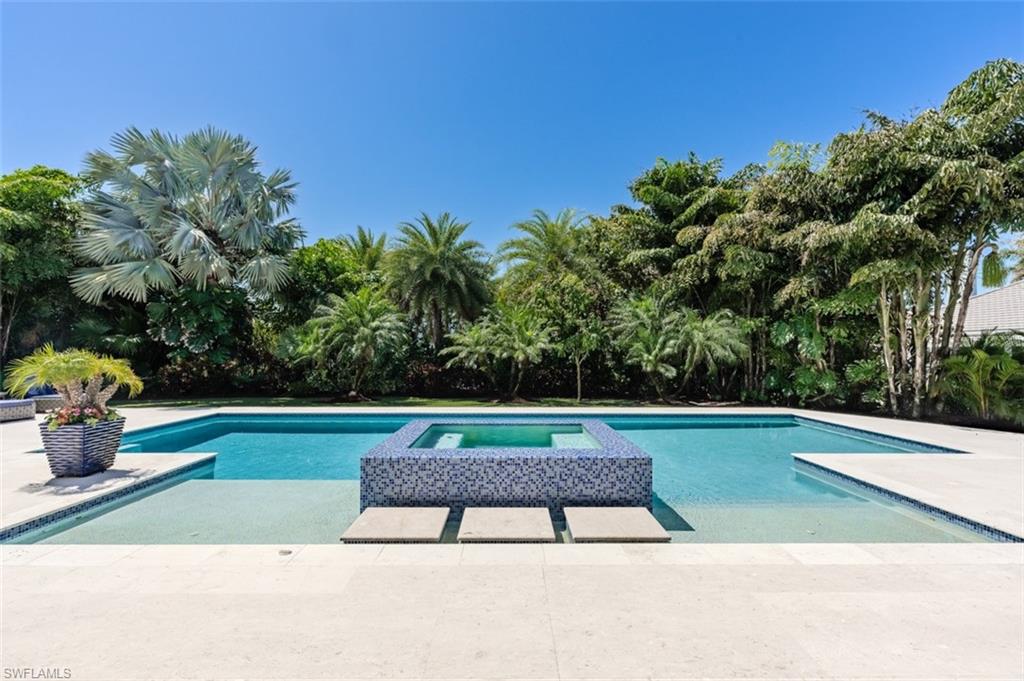 PELICAN BAY WOODS - Residential