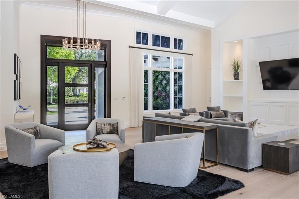 PELICAN BAY WOODS - Residential