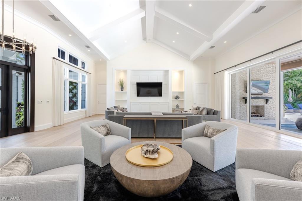PELICAN BAY WOODS - Residential
