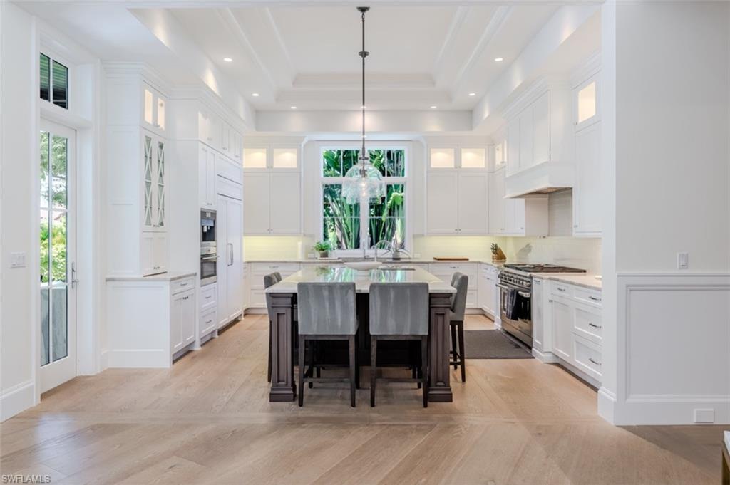 PELICAN BAY WOODS - Residential