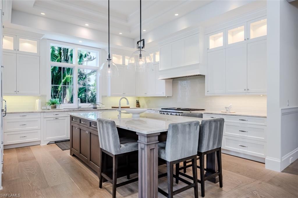 PELICAN BAY WOODS - Residential