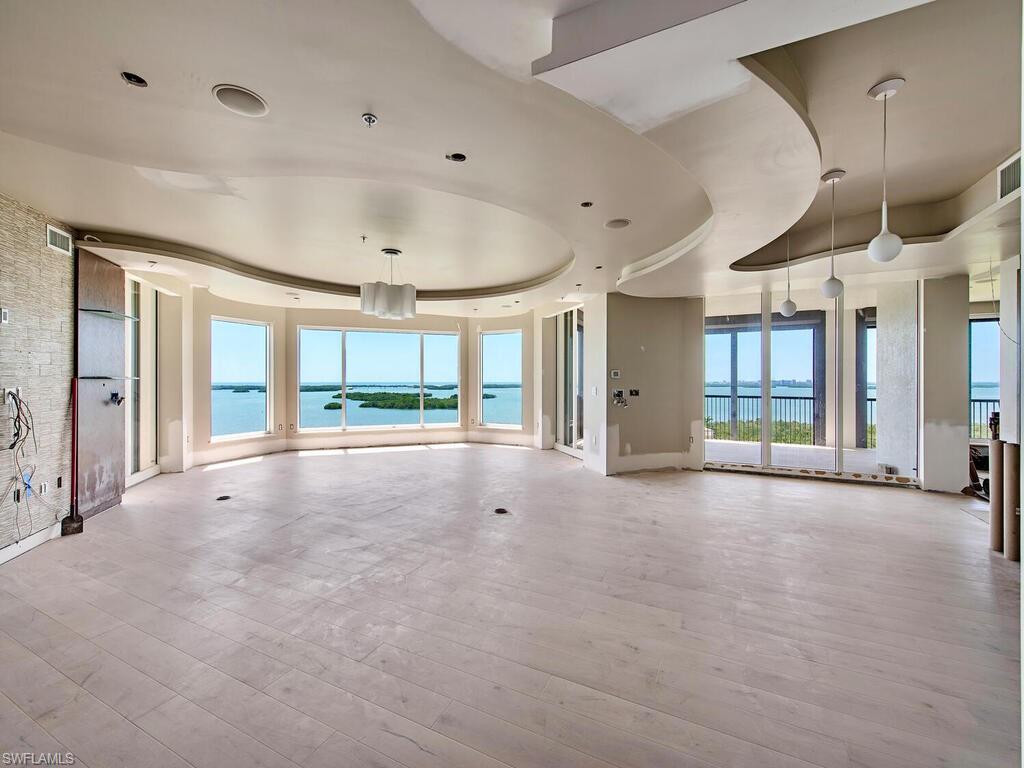 LA SCALA AT THE COLONY - Residential