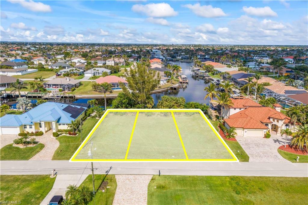 CAPE CORAL - Land