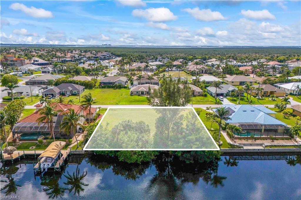 CAPE CORAL - Land