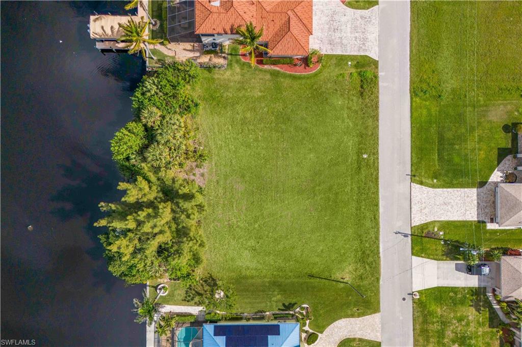 CAPE CORAL - Land
