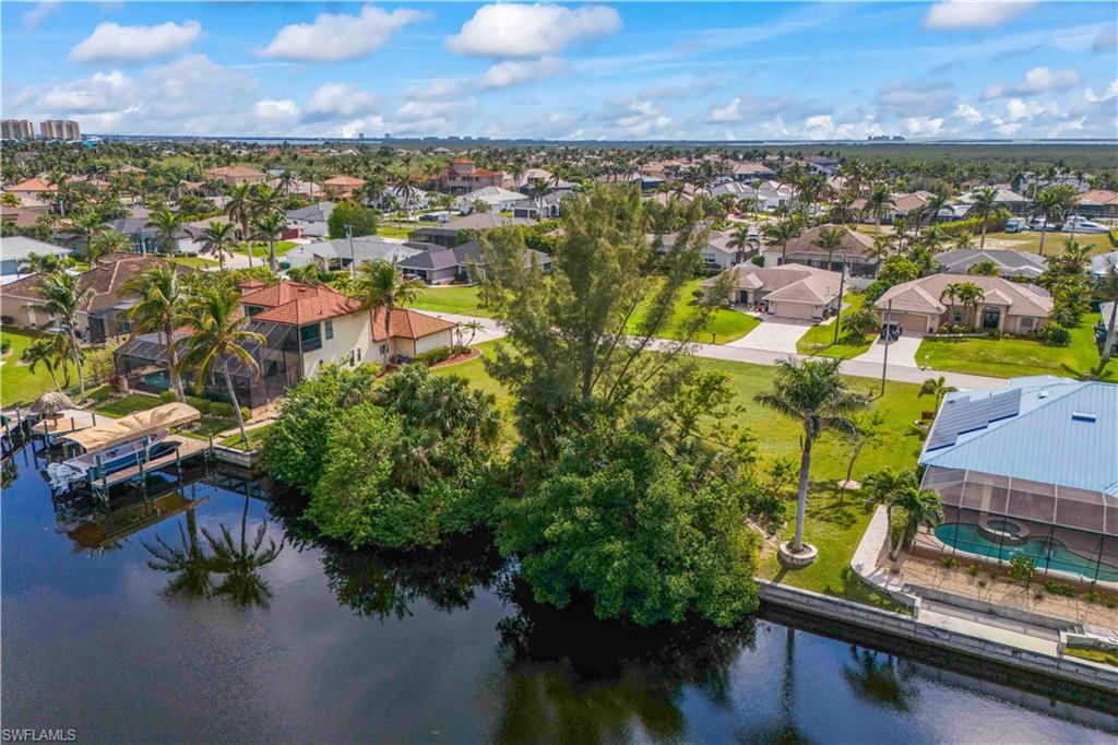 CAPE CORAL - Land