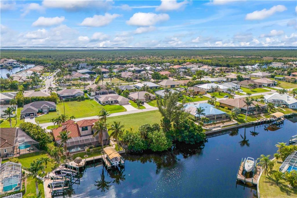CAPE CORAL - Land